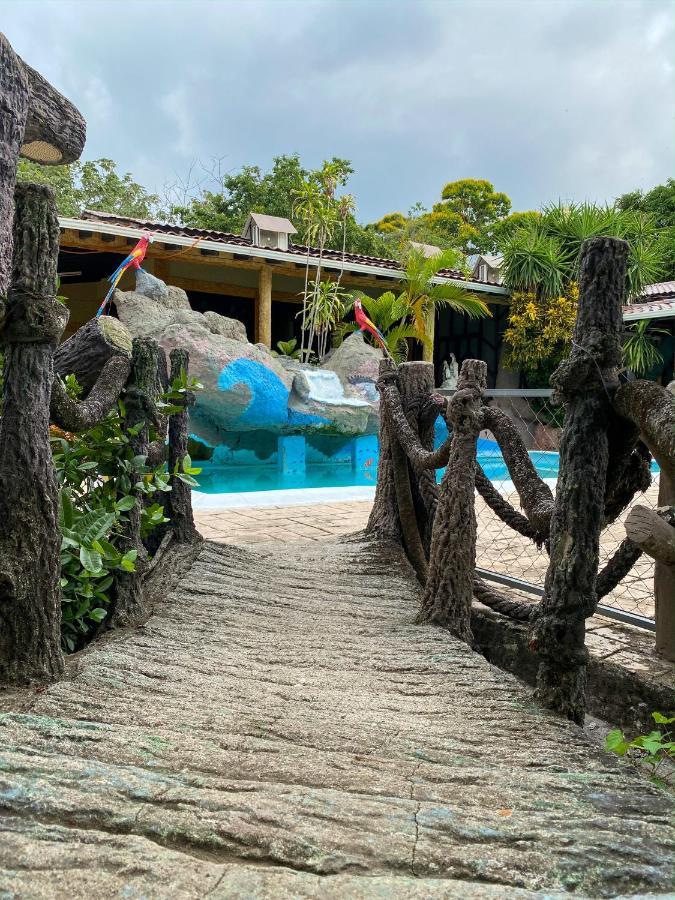 Hotel Casa Vieja La Ceiba Kültér fotó